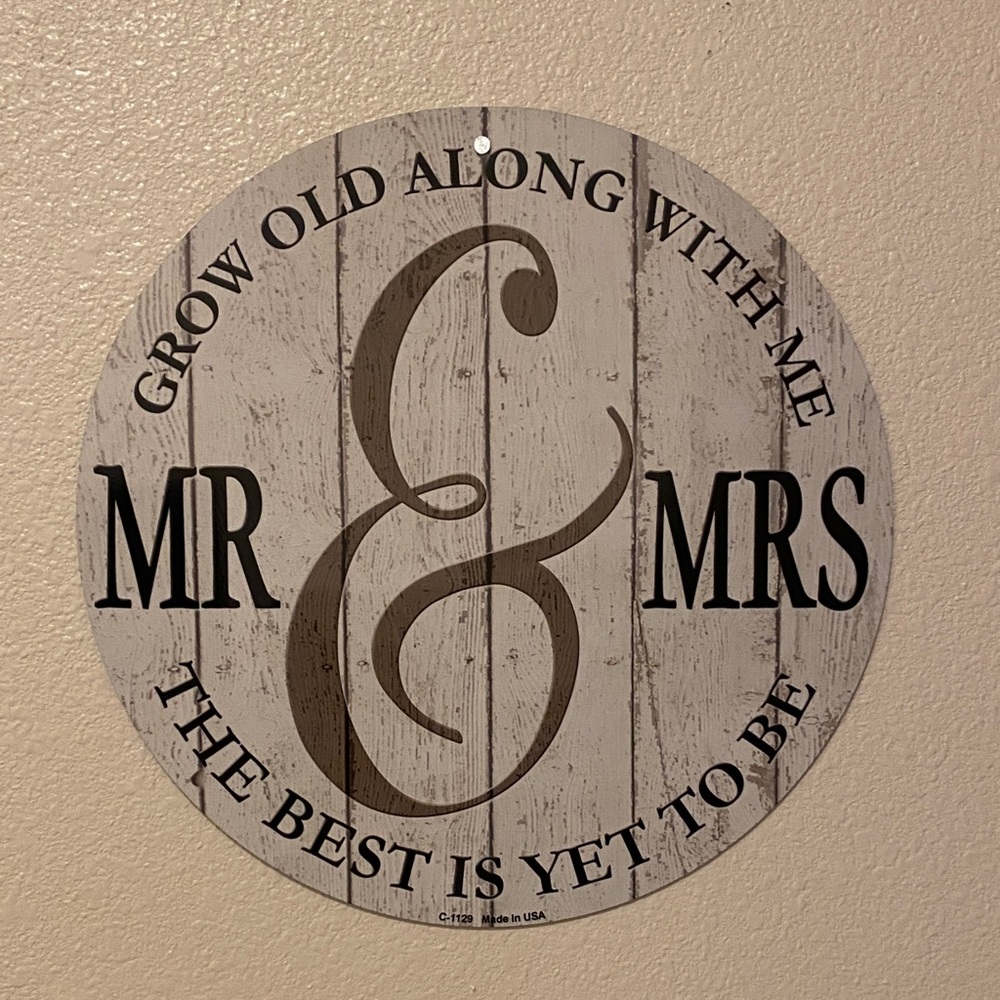 Rustic Brown & White 'Mr & Mrs' Wall Sign